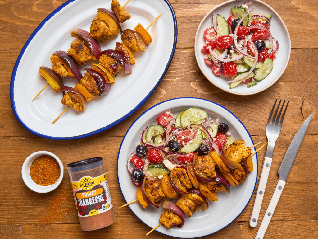 Brochettes De Poulet & Salade Grecque